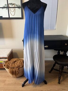 bar iii pleated maxi dress Amazon.com: Bar III Womens Leopard Print Pleated Maxi Dress Tan 4 :  Clothing, Shoes & Jewelry
